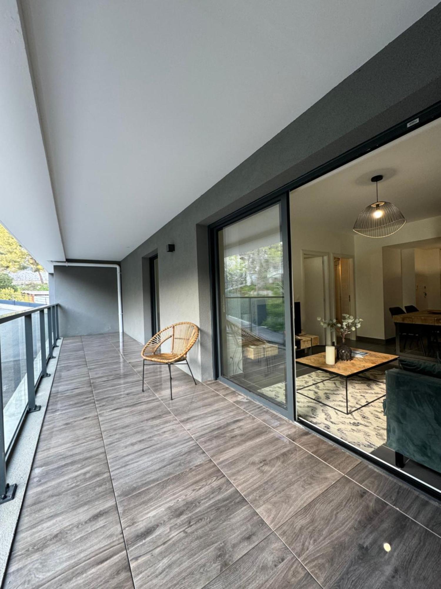 Superbe T2 Dans Residence Avec Piscine Chauffee Beausoleil Exteriér fotografie