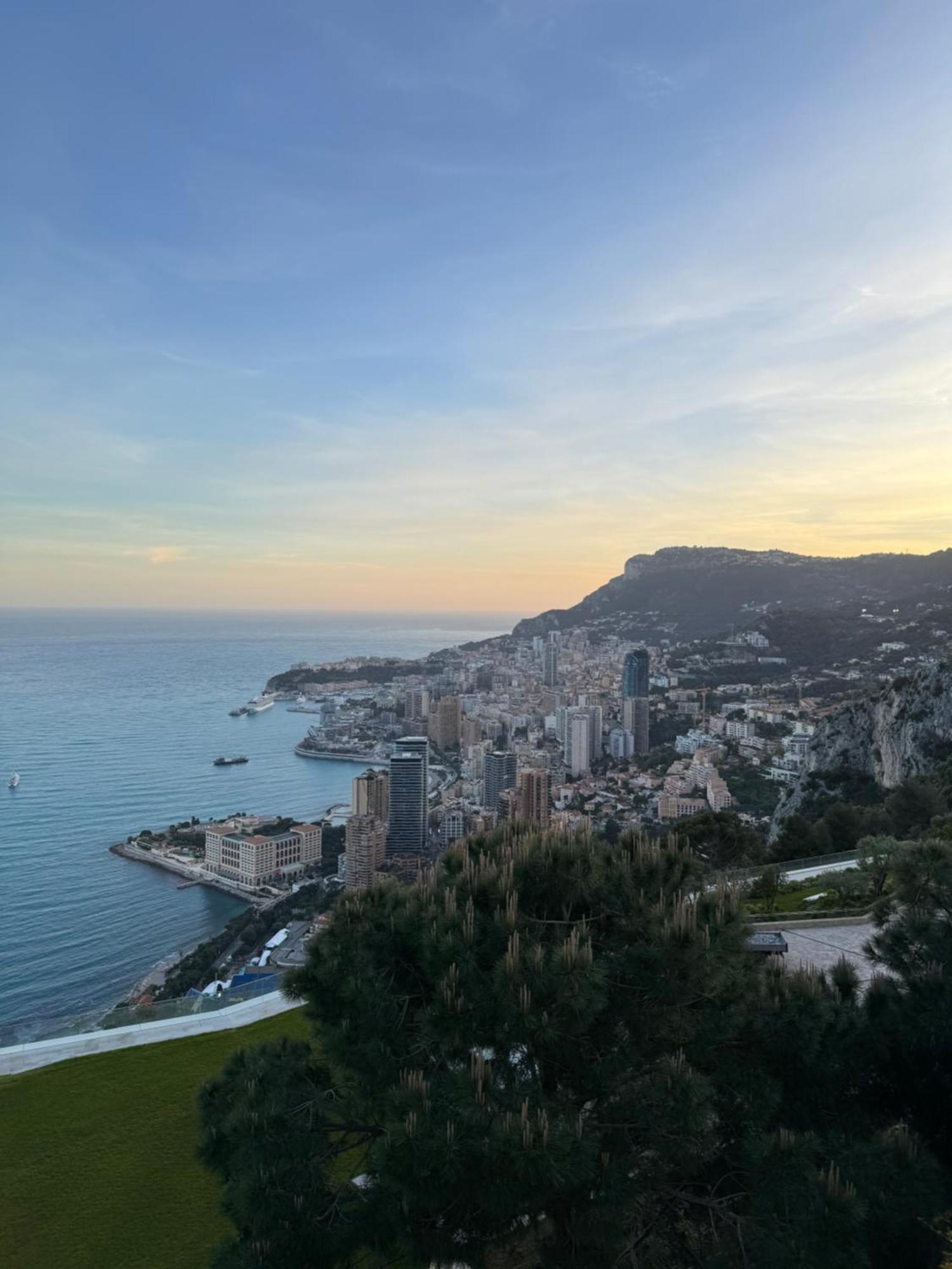 Superbe T2 Dans Residence Avec Piscine Chauffee Beausoleil Exteriér fotografie